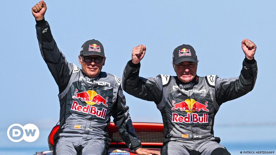 Carlos Sainz hace historia al ganar su cuarto Dakar – DW – 19/01/2024