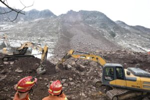 China: deslizamiento de tierra sepulta a 47 personas
