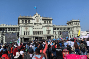 Congreso de Guatemala retrasa investidura de Bernardo Arévalo