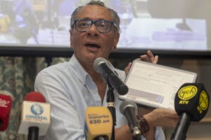 Dan prisión preventiva al exvicepresidente de Ecuador Jorge Glas, acogido en la Embajada de México