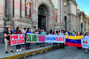 De Carúpano a Mérida, docentes gritaron al unísono: "Queremos un salario digno"