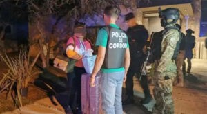 Detienen en Argentina a esposa e hijos del narcotraficante 'Fito'