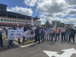 Docentes en Bolívar arribaron a la Monumental para insistir en reclamo salarial