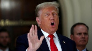 Donald Trump urge al Supremo a poner fin a cualquier intento de expulsarlo de las elecciones - AlbertoNews