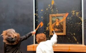 Dos ecologistas arrojan sopa sobre la Mona Lisa en el Louvre