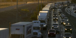 EEUU: cerca de un millón de vehículos van a Texas para «evitar» ingreso de migrantes