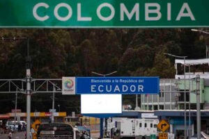 Ecuador exigirá antecedentes en fronteras con Colombia y Perú
