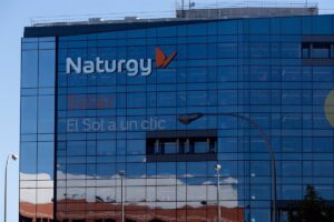 El Gobierno analiza la entrada de BlackRock en el capital de Naturgy tras comprar GIP