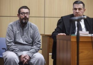El hombre que confesó haber matado a su hijo en Sueca tras separarse de su mujer, culpable de asesinato