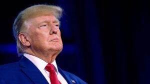El juicio a Donald Trump por difamación vuelve a retrasarse por enfermedad de un jurado - AlbertoNews
