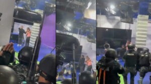 El momento en televisora de Ecuador cuando tomistas se rinden ante la policía