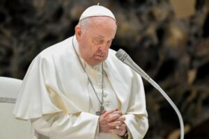 El papa Francisco compromete su oración por las víctimas de los atentados en Irán