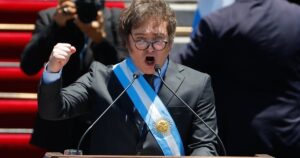 “El peronismo de Milei”: durísima crítica de un dolarizador a la “concentración caudillista del poder” del presidente argentino
