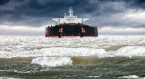 El petróleo ruso se topa con dos enemigos inesperados en medio del mar que taponan su exportación