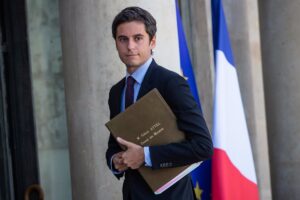 El primer ministro de Francia defiende una "excepción agrícola francesa" en medio de las protestas