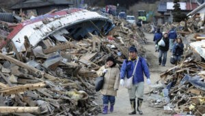 El terremoto de Japón deja ya más de 200 muertos y 100 desaparecidos