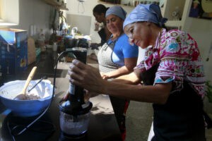 Emprendimientos en Cuba aportan alimentos saludables en un difícil escenario