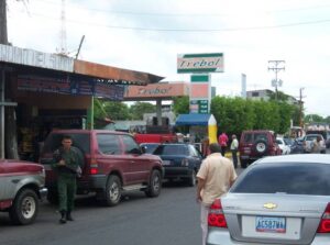 En Guasdualito exigen que se mejore la venta de combustible 