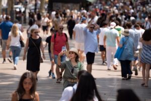España apunta a récord histórico en llegada de turistas y gasto en 2023