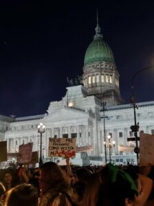 Extremismo de Milei amenaza conquistas de las mujeres en Argentina