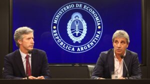 FMI y Argentina alcanzan acuerdo de deuda por 44.000 millones de dólares