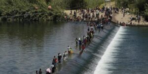 Florida busca prohibir uso de tarjetas de identificación de migrantes
