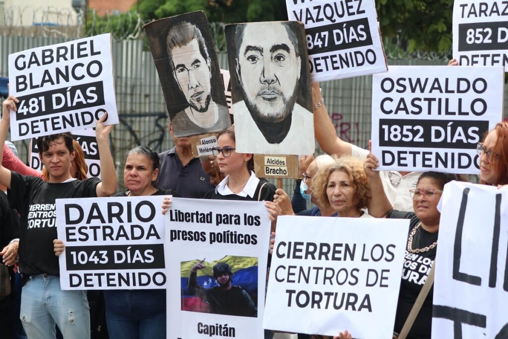 Foro Penal: Solo 16 venezolanos presos políticos fueron excarcelados en canje con EE.UU.