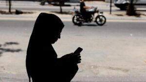 Gaza sufre el apagón de conexión telefónica e internet más largo desde inicio de la guerra