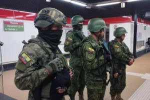 Gobierno de Noboa declara la guerra a bandas delictivas tras múltiples ataques en Ecuador