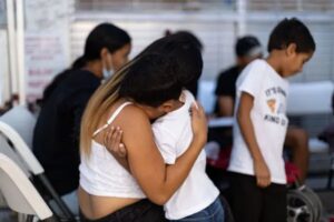 Heridos al menos 20 migrantes venezolanos en Costa Rica tras accidente de autobús