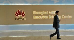 Huawei, de luchar por "sobrevivir" a "estar de vuelta" tras 5 años de sanciones de EEUU