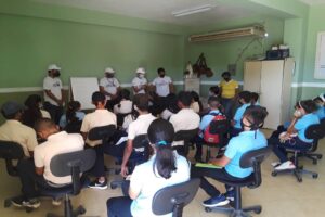 Iglesia insiste en que todos los sectores en Venezuela son responsables de la educación