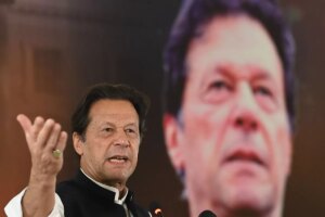 Imran Khan: nueva condena de 14 aos de prisin e inhabilitacin a una semana de los comicios en Pakistn