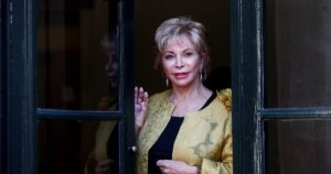 Isabel Allende consideró “vergonzosa” la censura de libros en las escuelas de Florida