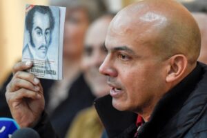Justicia de Estados Unidos aplazó la sentencia del exmilitar chavista Clíver Alcalá por ayudar a las FARC