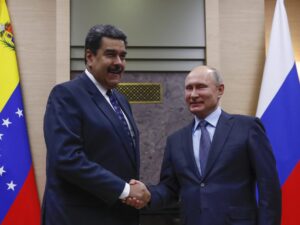  Kremlin dice que la visita de Maduro a Rusia es "necesaria" pero aún no hay fecha