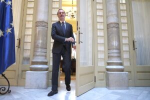 La expulsión de Le Senne y De las Heras deja el Parlament sin presidente y ahonda en la división de Vox en Baleares