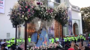 Larenses y devotos se rinden ante la Divina Pastora (+video)