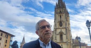 Llamazares apuesta por aprovechar el 140 aniversario de 'La Regenta' para la apertura cultural de la ciudad de Oviedo