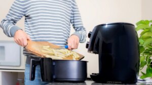 Los cinco alimentos que no puedes cocinar en tu freidora de aire
