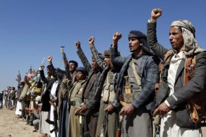 Los hutes acusan a EEUU y Reino Unido de lanzar nuevos ataques contra sus posiciones militares en Yemen