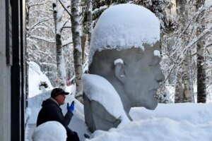 Los rusos olvidan a Lenin y Putin cuestiona su legado un siglo despus de su muerte por haber "inventado" Ucrania
