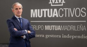 Luis Ussía asume la presidencia de Mutuactivos tras la jubilación del histórico Juan Aznar