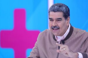 Maduro culpó a dirigentes opositores de “acabar” con el petróleo y el oro