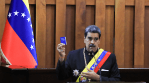 Maduro pide a Noboa que se "preocupe" por situación en Ecuador