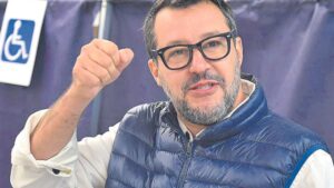 Matteo Salvini, salpicado por un presunto escándalo de corrupción que afecta al hermano y al padre de su novia