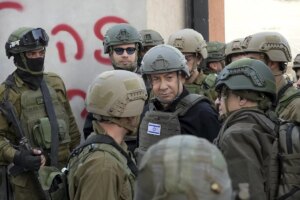 Nuevo revs judicial para Netanyahu, atrapado entre la guerra y el descontento social