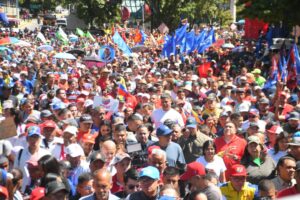 Oficialismo se moviliza en Caracas por el 23 de enero