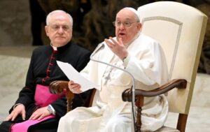 Papa Francisco dice que le escandaliza que no se visite a los ancianos en las residencias - AlbertoNews