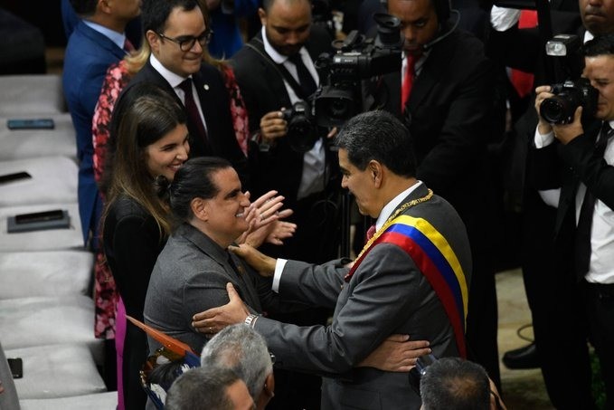 Para que se gane algo más que un "ingreso integral", Maduro premió con nuevo cargo a Alex Saab